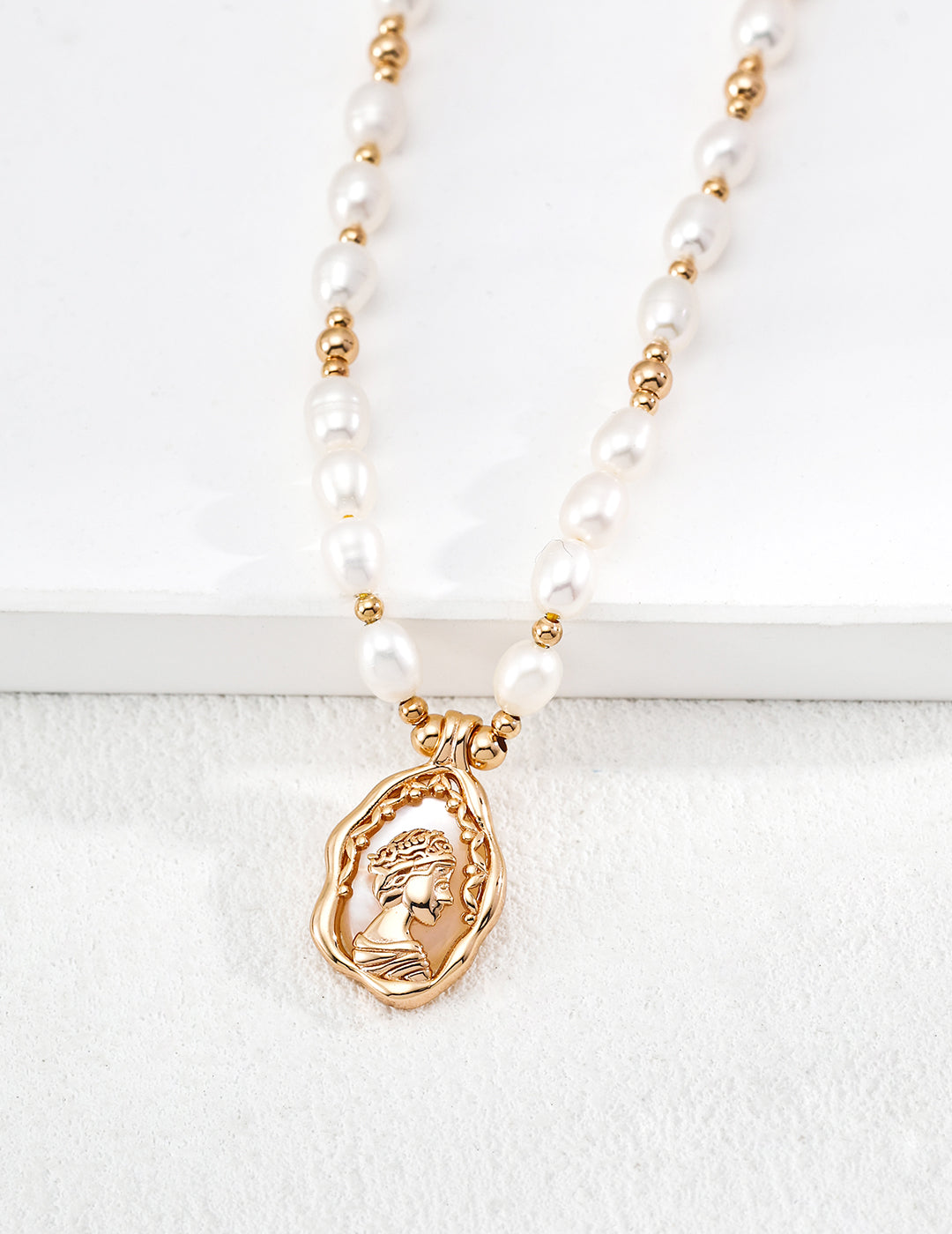 Elsa Necklace