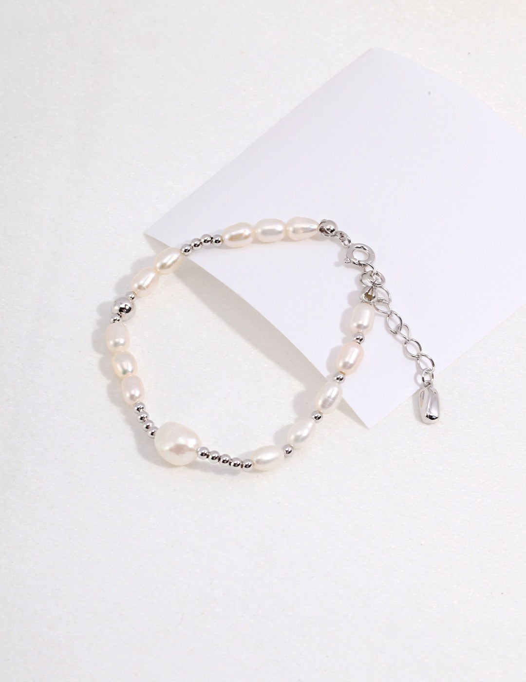 Elegant silver beaded pearl bracelet