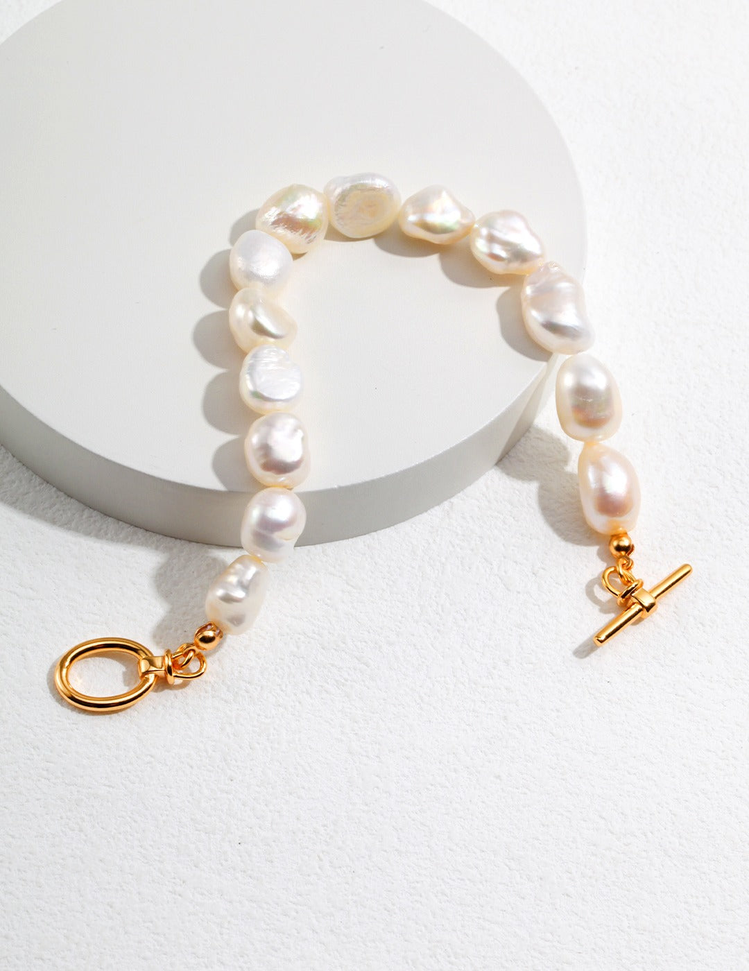 White Baroque Pearl Bracelet with Gold Clasp