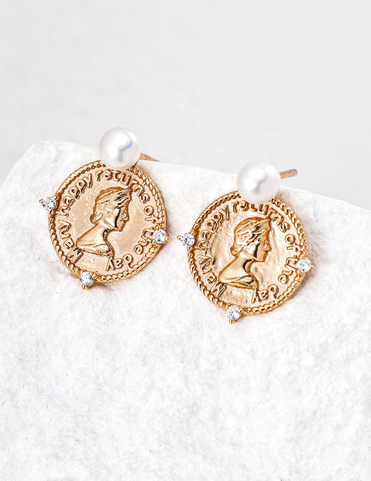 Louise Earrings with gold coin-shaped, freshwater pearls and zirconia, in S925 Silver by Mezuille.