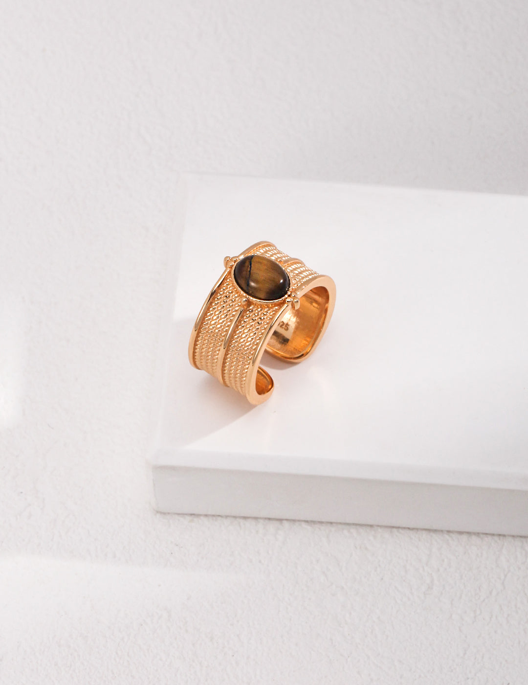 Stunning gold ring adorned with tiger's eye.